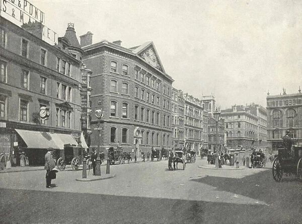 'The Times'Office, and Western End of Queen Victoria Street (b  /  w photo)