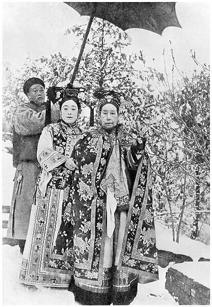 Tz'u Hsi (1835-1908) Empress Dowager of China, c.1903 (b / w photo)