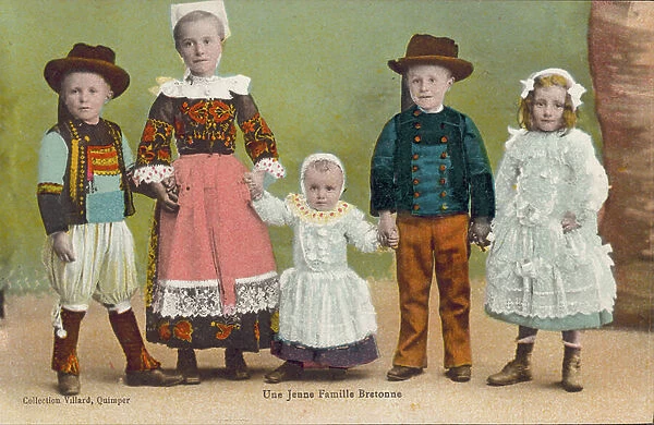 Une Jeune Famille Bretonne (colour photo)