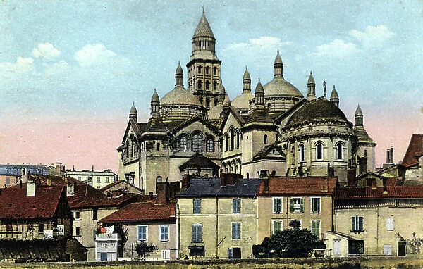 View of the cathedrale saint-front (saint front) a Perigueux Dordogne Postcard 1910