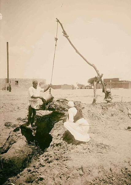 Primitive way irrigating 1900 Egypt
