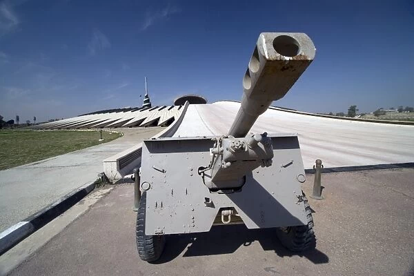 Baghdad, Iraq - An Iraqi Howitzer sits at the entrance of the Monument to the Unknown