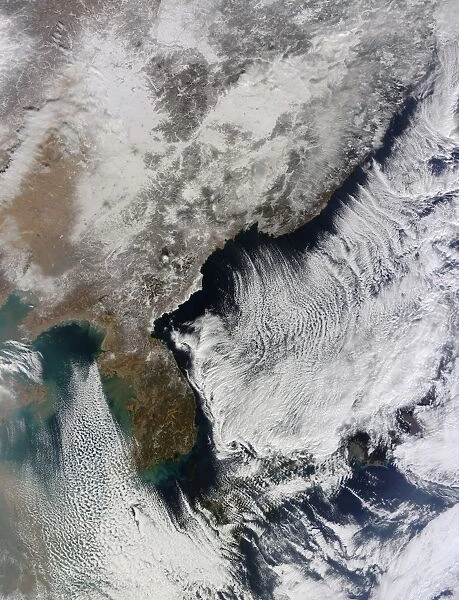 Cloud streets in the Sea of Japan and Yellow Sea