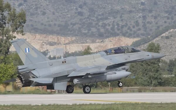 Hellenic Air Force F-16D taking off