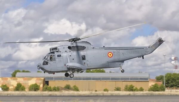 A Spanish Navy SH-3D helicopter