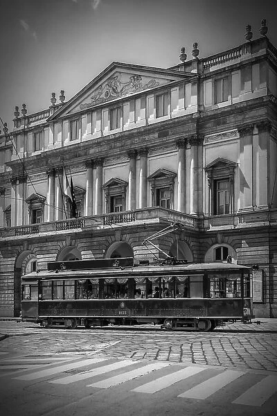 MILAN Teatro alla Scala & Tram - monochrome