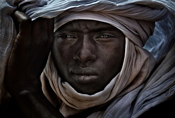 Peul man watching the gerewol festival - Niger