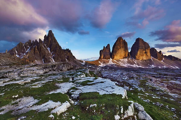 Paternkofel (left) and Tre Cime di Lavaredo mountains a sunset, Tre Cime di Lavaredo, Sexten Dolomites, South Tyrol, Italy, Europe, July 2009 WWE OUTDOOR EXHIBITION. NOT AVAILABLE FOR GREETING CARDS OR CALENDARS. WWE BOOK
