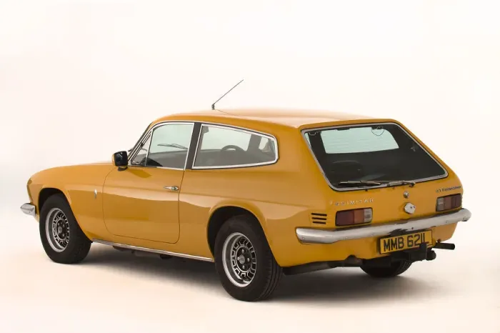 Framed Print : 1972 Reliant Scimitar GTE Print Framed Print : 1972 Reliant Scimitar GTE Print