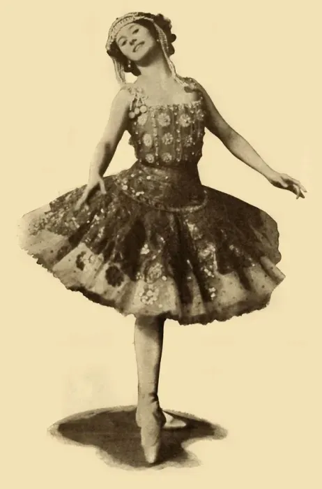 Framed Print : Anna Pavlova Print, c1910 Framed Print : Anna Pavlova Print, c1910