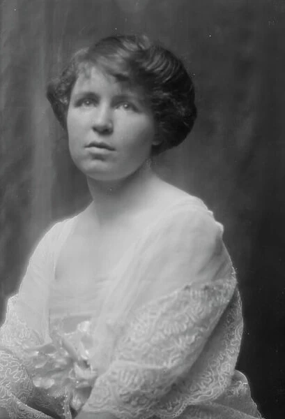 Burk, A.N. Miss, portrait photograph, 1912 or 1913. Creator: Arnold Genthe