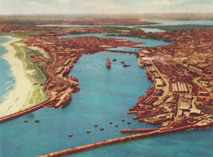 Framed Print : Fremantle Harbour from the Air Print, c1947 Framed Print : Fremantle Harbour from the Air Print, c1947