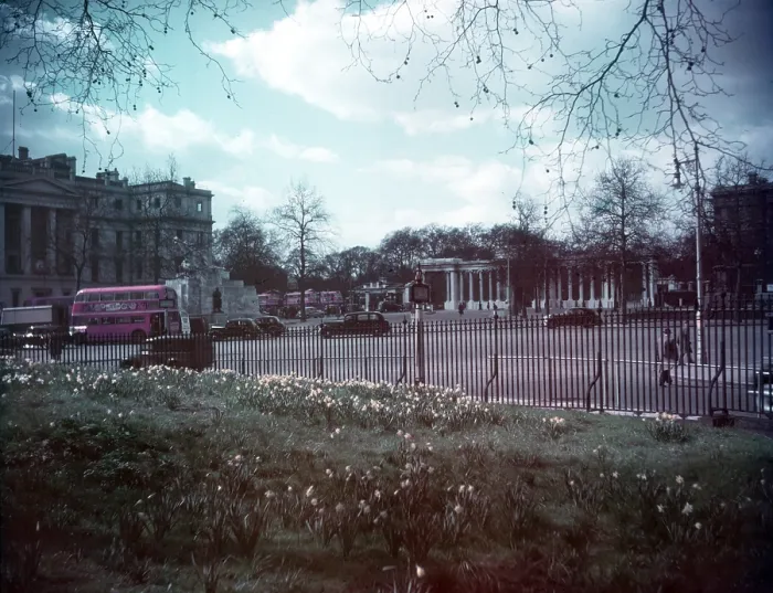 Framed Print : Print of Hyde Park Corner, London, 1955 Framed Print : Print of Hyde Park Corner, London, 1955