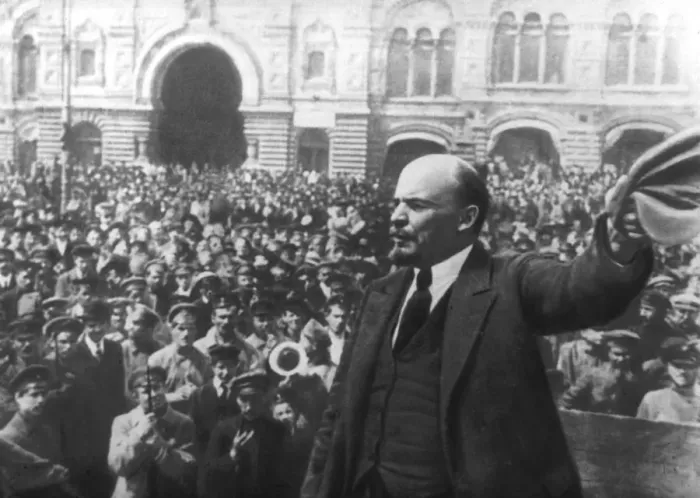 Framed Print : Lenin Addressing a Crowd in Red Square Print Framed Print : Lenin Addressing a Crowd in Red Square Print