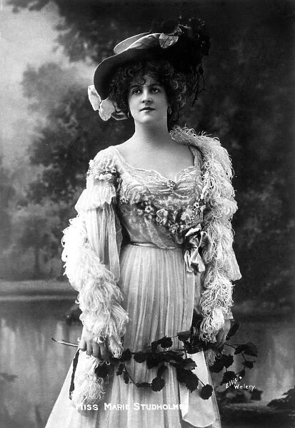 Marie Studholme (1875-1930), English actress, 1900s. Artist: Ellis & Walery