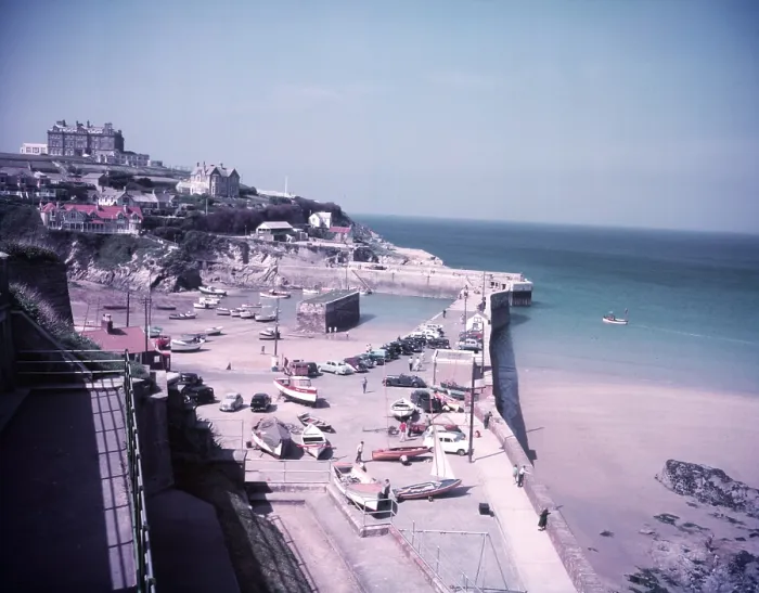 Framed Print : Newquay Harbour Print, c1955 Framed Print : Newquay Harbour Print, c1955
