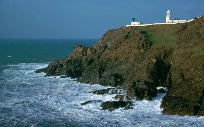 Framed Print : Pendeen Lighthouse Print Framed Print : Pendeen Lighthouse Print