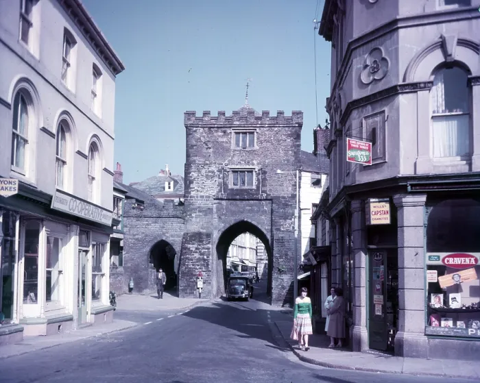 Framed Print : South Gate Print, Launceston, Cornwall, c1955
