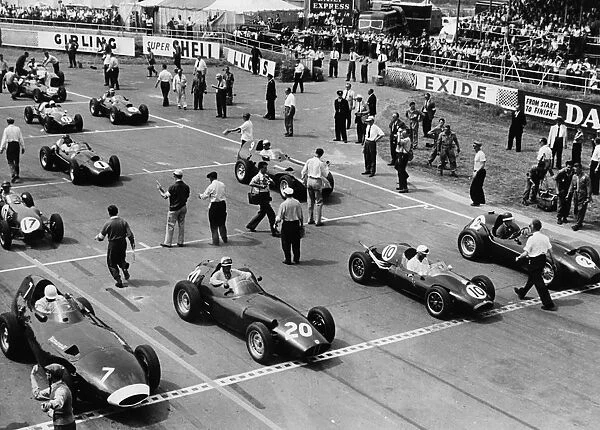 Starting grid, 1958 British Grand Prix at Silverstone, Hawthorn in Ferrari number 1