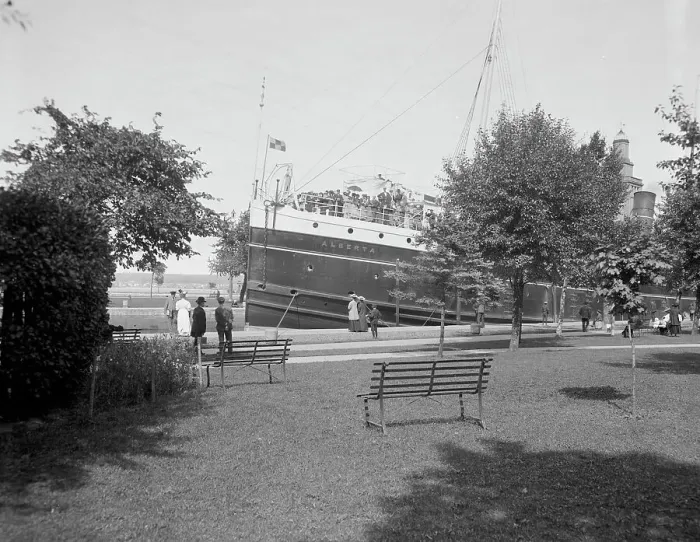 Framed Print : Steamer Locking Through Print