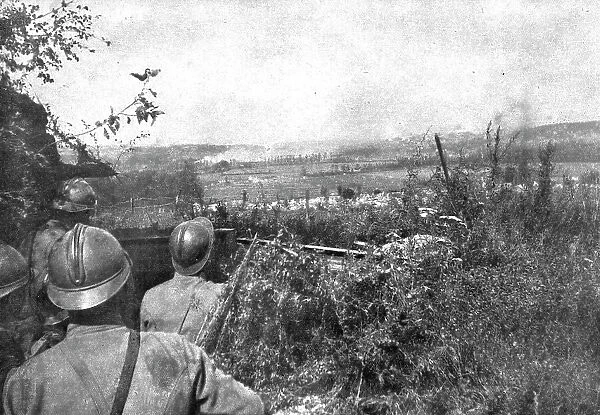 Sur L'Aisne; sur le front de l'armee Mangin; preparation d'artillerie pour l'attaque qui... 1918. Creator: Unknown