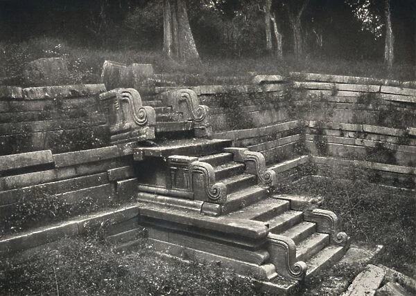Treppe in einem gemauerten Badeteich, Anuradhapura, 1926