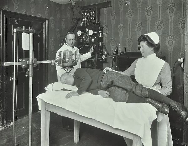X-ray room for ring worm, Woolwich School Treatment Centre, London, 1914