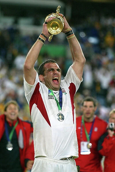 England captain Martin Johnson with the Rugby World Cup