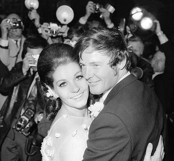 RogerMoorepictured after his wedding to Luisa Mattioli, atCaxtonHall, London 1969