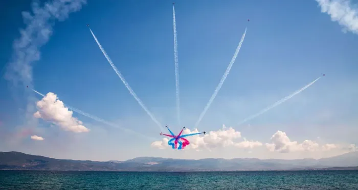 Framed Print : Red Arrows Print - Colour Photograph of the Detonator Display Sequence Framed Print : Red Arrows Print - Colour Photograph of the Detonator Display Sequence
