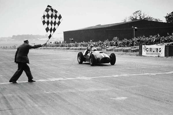 1951 British Grand Prix - Jose Froilan Gonzalez: Jose Froilan Gonzalez, 1st position. This was Ferraris first GP victory