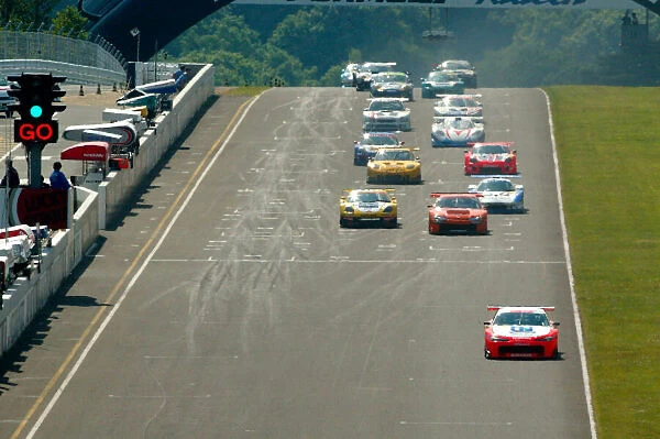 2002 Japanese GT Championship, Round 3, Sugo, Japan. 26th May 2002. GT 300 start