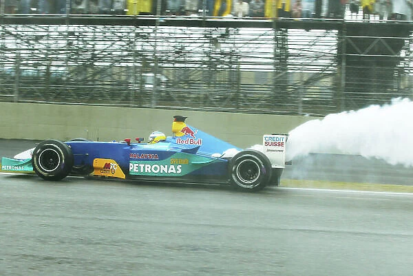 2003 Brazilian Grand Prix - Sunday Race Interlagos, Brazil. 6th April 2003. Sauber breaking down. World Copyright LAT Photographic. ref: Digital Image Only