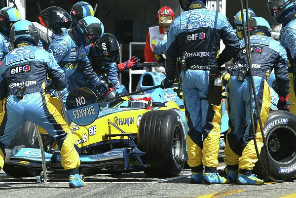 2004 San Marino Grand Prix-Sunday Race, Imola, Italy. 25 April 2004. World Copyright LAT Photographic. ref: Digital Image Only