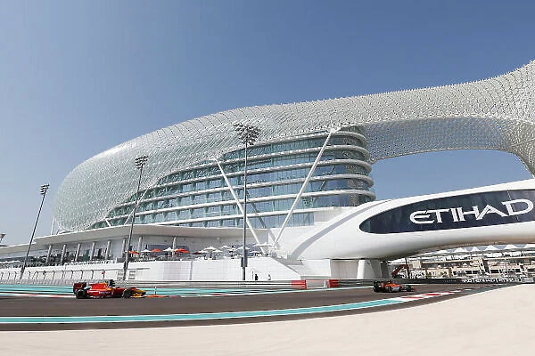 2013 GP2 Championship. Round 11. Yas Marina Circuit, Abu Dhabi, United Arab Emirates. 3rd November 2013. Sunday Race. Race action. Photo: Alastair Staley / GP2 Media Service. ref: Digital Image _R6T7451.jpg