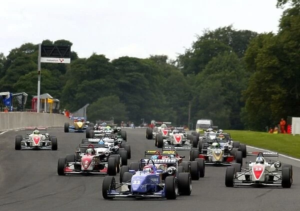 British Formula Three Championship: leads the start from Clivio Piccione Carlin Motorsport