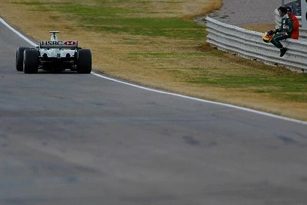 Formula One Testing: Problems for Antonio Pizzonia Jaguar Cosworth R4