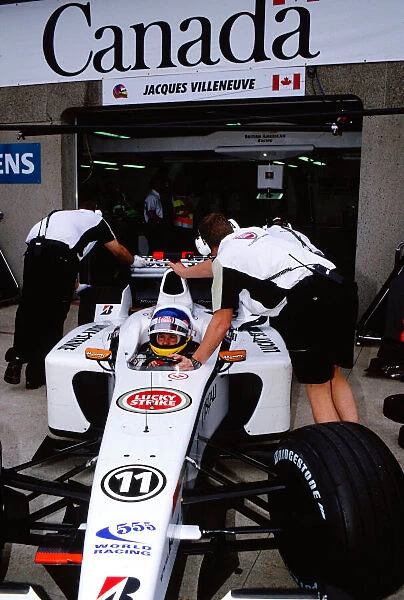 garage. 2002 Canadian Grand Prix - Priority