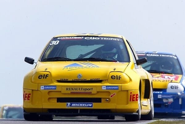 Renault Sport Clio Trophy: European Renault Clio Championship, Silverstone, England, 4 May 2002