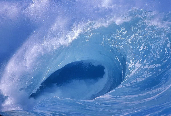 Hawaii, Oahu, North Shore, Side View Looking Through Curling Wave Powerful Winter Surf