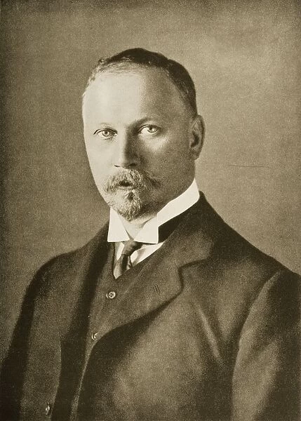 Jan Christiaan Smuts, Lieutenant General. The Right Honourable J. C. Smuts 1870 - 1950. South African Statesman. From A Photograph By Elliott And Fry