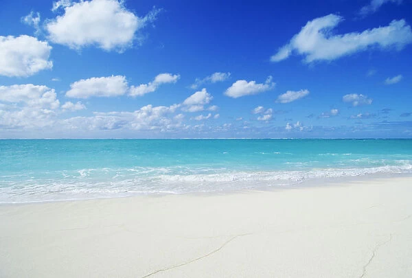 Northwestern Hawaiian Islands, Midway Atoll, Sand Island, Turquoise Ocean And White Sand Beach