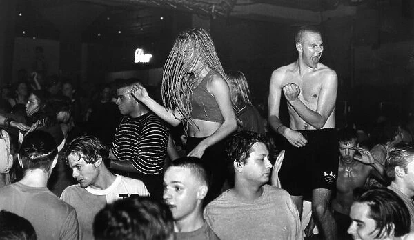 051 Club, Liverpool, 6th July 1992, Icon night ravers dance on a raised platform