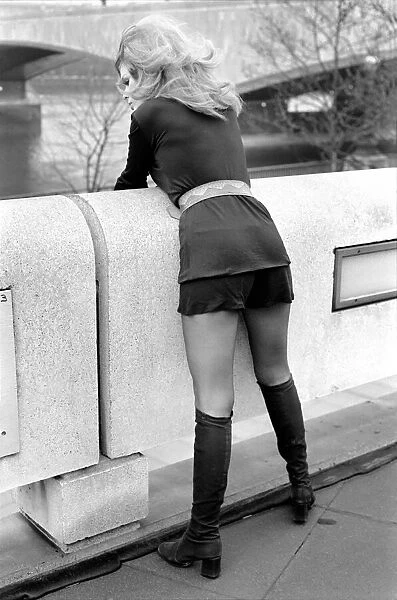 1970s Fashion: Shorts. January 1971 71-00161-020