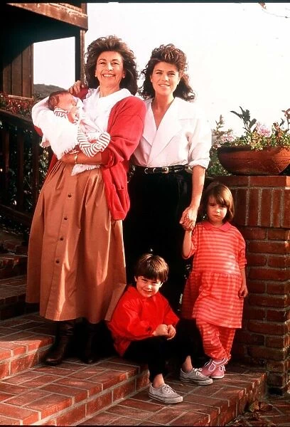 Actress and presenter Nanette Newman with her family dbase MSI A©Mirrorpix