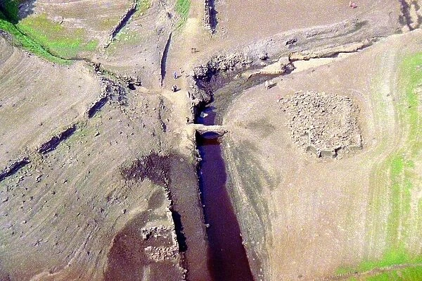 Aerial views of Yorkshire during 1995 drought August 1995