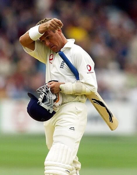 Alec Stewart on his way back to the Pavilion July 1999 following his dismissal