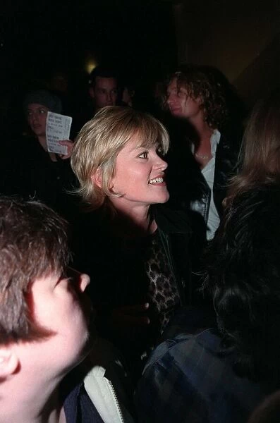 Anthea Turner TV Presenter October 1998 Arriving at the Savoy Theatre for