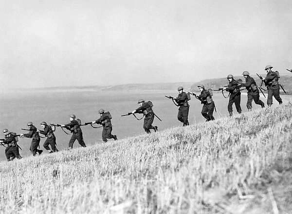 Army Training. Troops training for a bayonet charge. November 1940 P014901