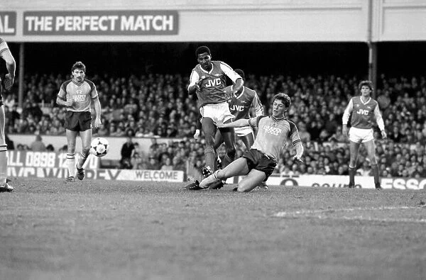 Arsenal 1 v. Southampton 0. Division One Football. December 1986 LF21-25-011